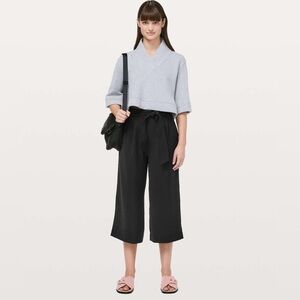 Lululemon Noir Crop wide leg tie front pants in black size 8